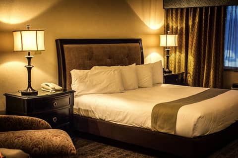 Deluxe Room, 1 King Bed — the supplier's photographs — photo 1