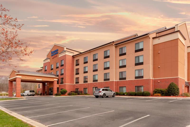 Fairfield Inn & Suites by Marriott Matthews Charlotte — building