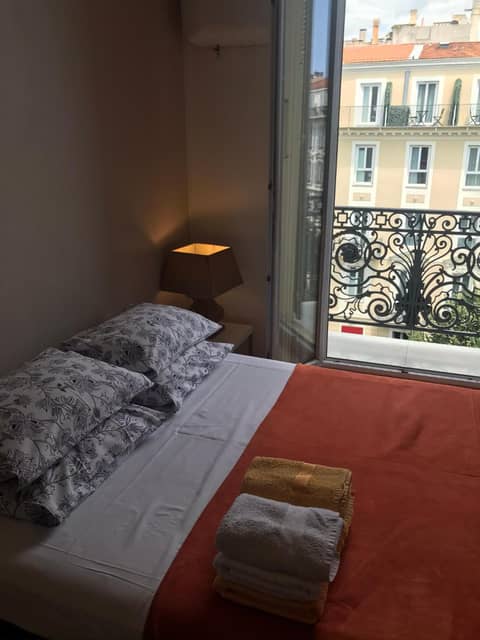 Studios Floreal — hotel room