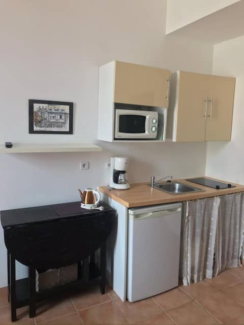 Studios Floreal — kitchen