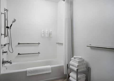 Hampton Inn & Suites Austin - Downtown — photo 2