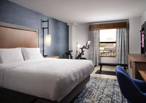 Hampton Inn & Suites Austin - Downtown — photo 3