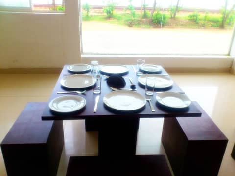 Sai Sea City Hotel — dining