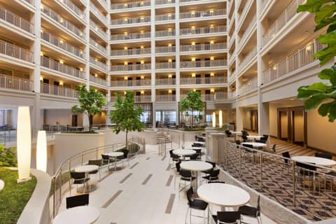 Embassy Suites Chicago - Downtown River North — photo 4