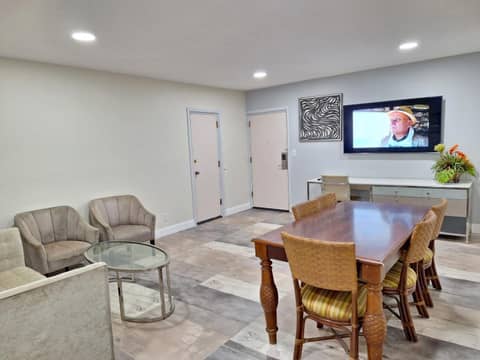 Travelodge by Wyndham Indianapolis Speedway — photo 6