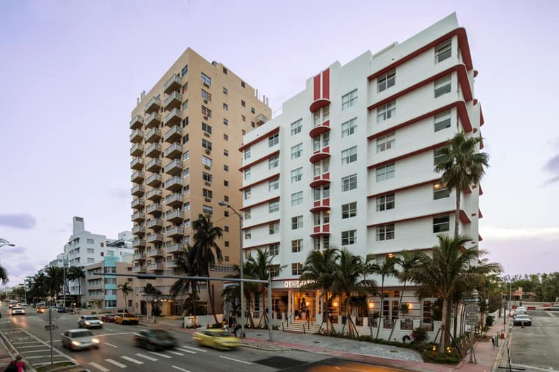 Hotel Rendale Miami Beach — building