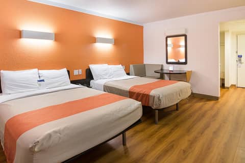 Motel 6-Tampa, FL - Fairgrounds — photo 4