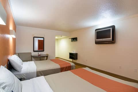 Motel 6-Tampa, FL - Fairgrounds — photo 5