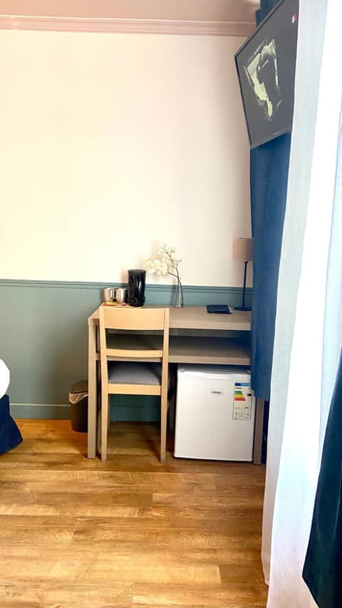 Amadeus Hotel — hotel room