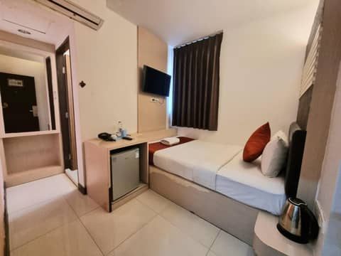 Cozi Inn Hotel, Bangkok — photo 9