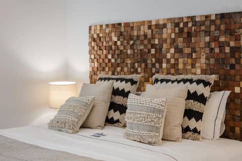 Porto Deluxe Suites — bedroom