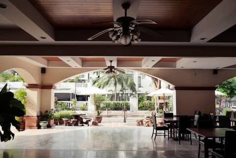 Mike Beach Resort Pattaya - SHA — lounge
