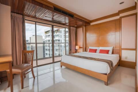 Mike Beach Resort Pattaya - SHA — hotel room