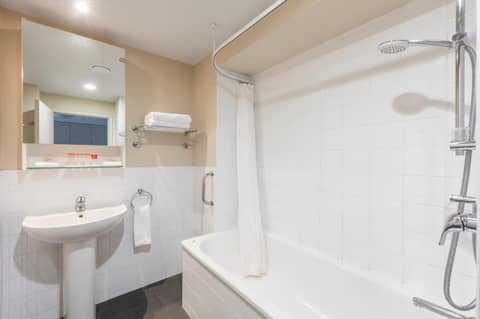 The Chancellor on Hobson — bathroom