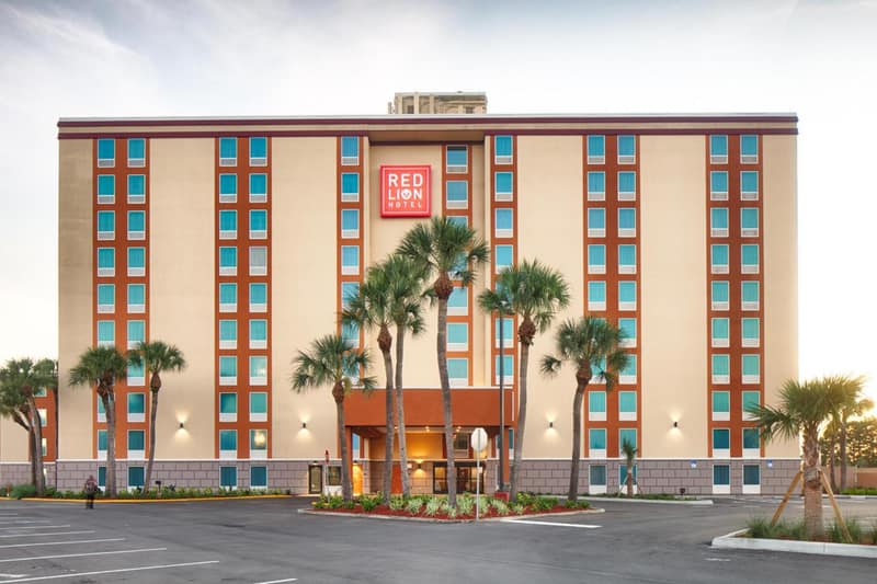 Radisson Hotel Orlando Lake Buena Vista South — building