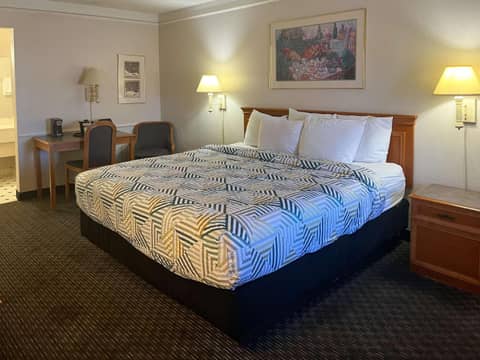 Motel 6 Phoenix, AZ Midtown — hotel room