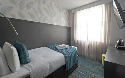 K Hotel Kensington — hotel room