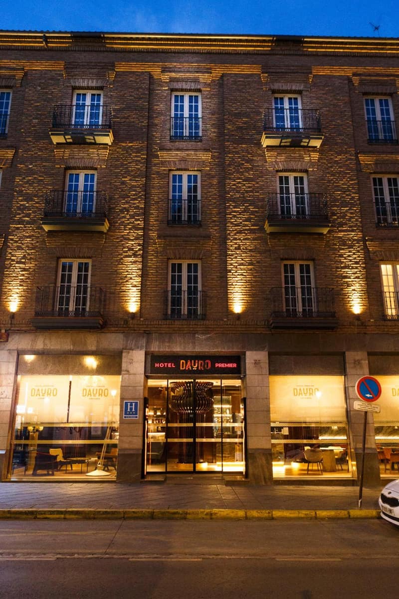 Hotel Dauro Premier — building