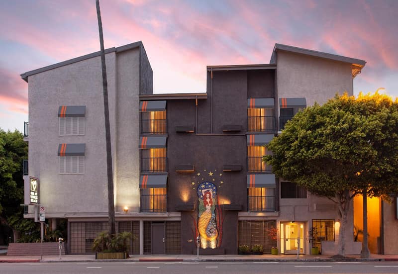 Inn at Venice Beach — building