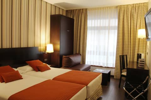 Hotel Conde Duque Bilbao — bedroom