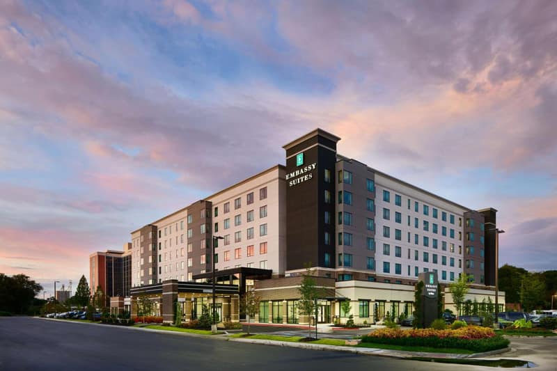 Embassy Suites By Hilton Atlanta Airport North — building