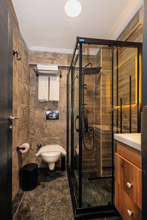 Galata Master Hotel — bathroom