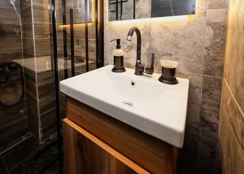 Galata Master Hotel — bathroom