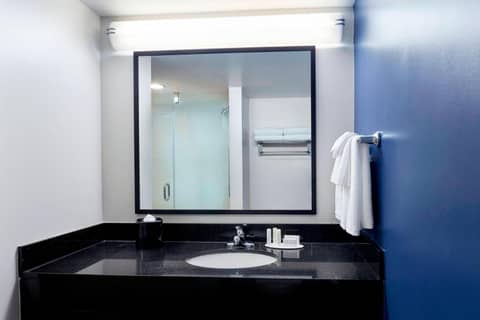 Fairfield Inn Suites Indianapolis Downtown — photo 3