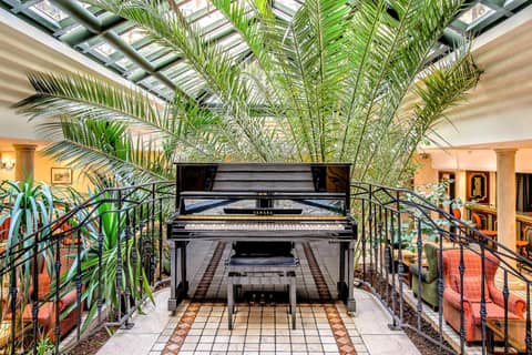 Villa Beaumarchais — lounge