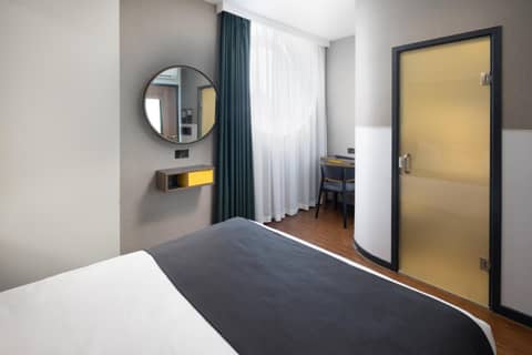 Point A Hotel London Kings Cross – St Pancras — hotel room