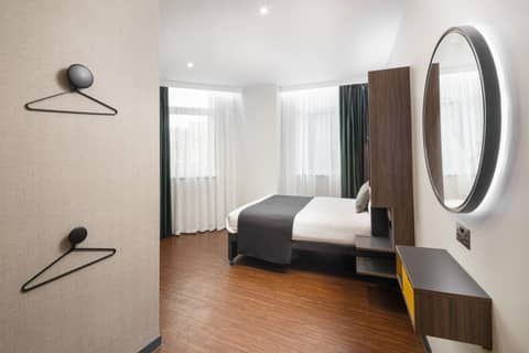 Point A Hotel London Kings Cross – St Pancras — hotel room