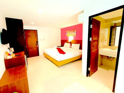 Standard Room (No View) — the supplier's photographs — photo 1