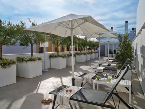 Hotel Rey Alfonso X — roof