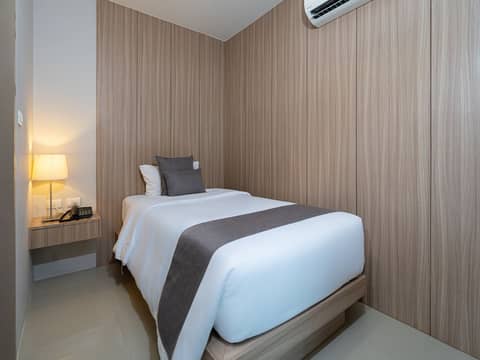 Patong Bay Residence — hotel room