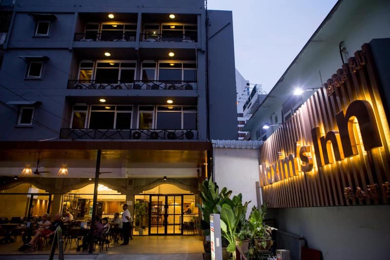 Maxim's Inn — building