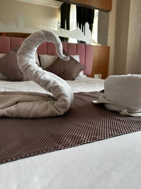 Divas Silver — bedroom