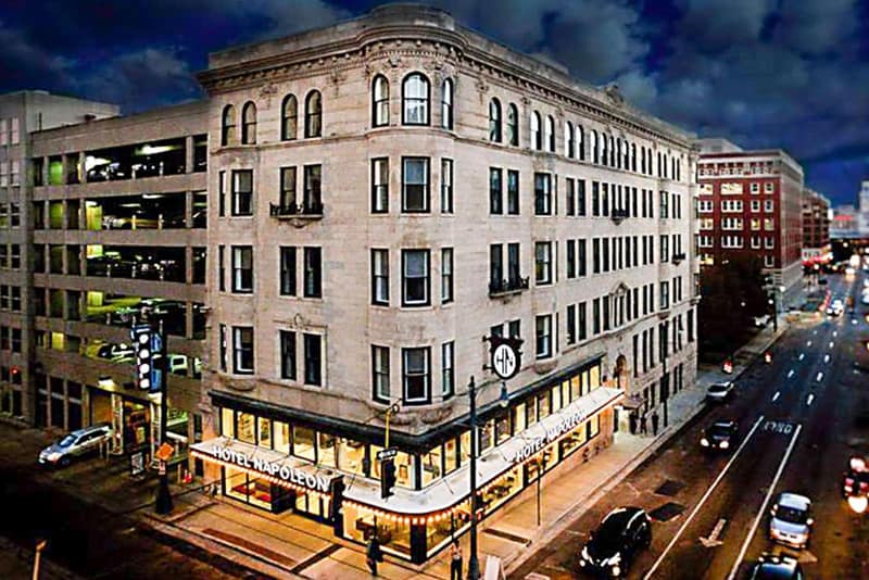voco Hotel Napoleon Memphis by IHG — building