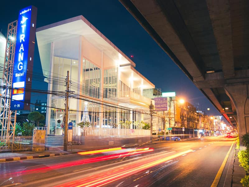 Trang Hotel Bangkok — building