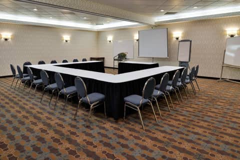 Hampton Inn & Suites by Hilton Calgary University NW — photo 4