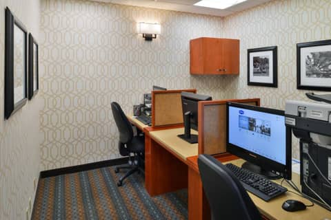 Hampton Inn & Suites by Hilton Calgary University NW — photo 6
