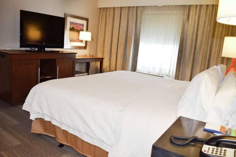 Hampton Inn & Suites by Hilton Calgary University NW — photo 8
