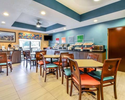 Comfort Suites Tampa - Brandon — photo 5