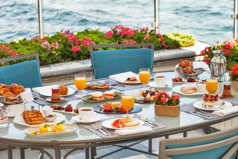 Four Seasons Hotel Istanbul at the Bosphorus — photo 2