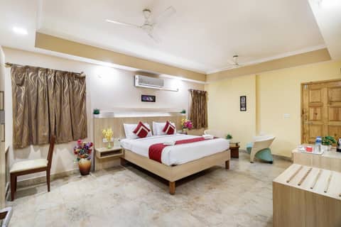 Octave Royal Opera — hotel room
