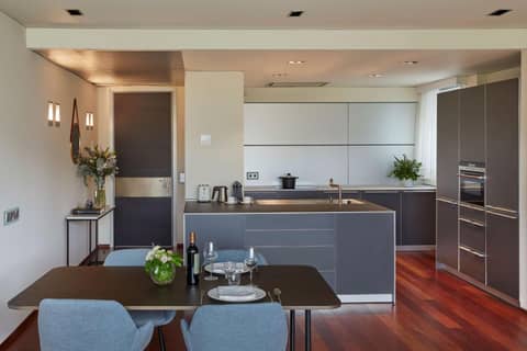 Hyatt Regency Madrid Residences — kitchen