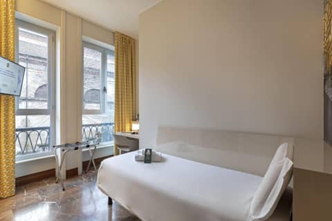 B&B Hotel Milano Sant'Ambrogio — hotel room