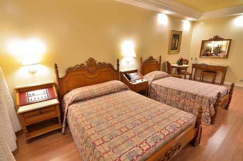 Hotel Castelar — hotel room