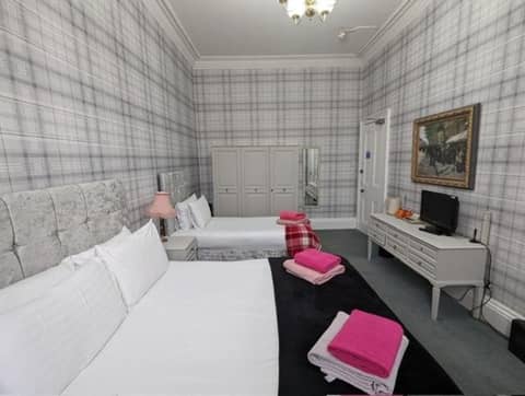 Eliza House — hotel room
