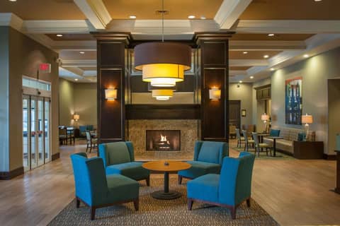 Hampton Inn & Suites New Orleans/Elmwood — recepcion & lobby