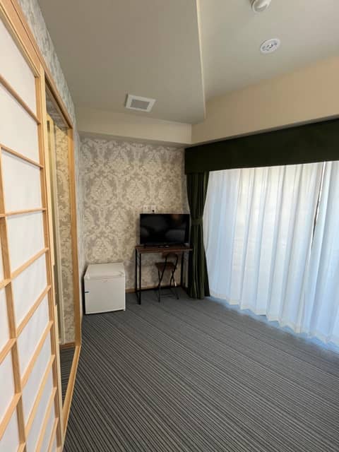 プログレスヒルズ — hotel room